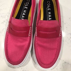 Cole Haan Loafer, worn once. Super comfortable!